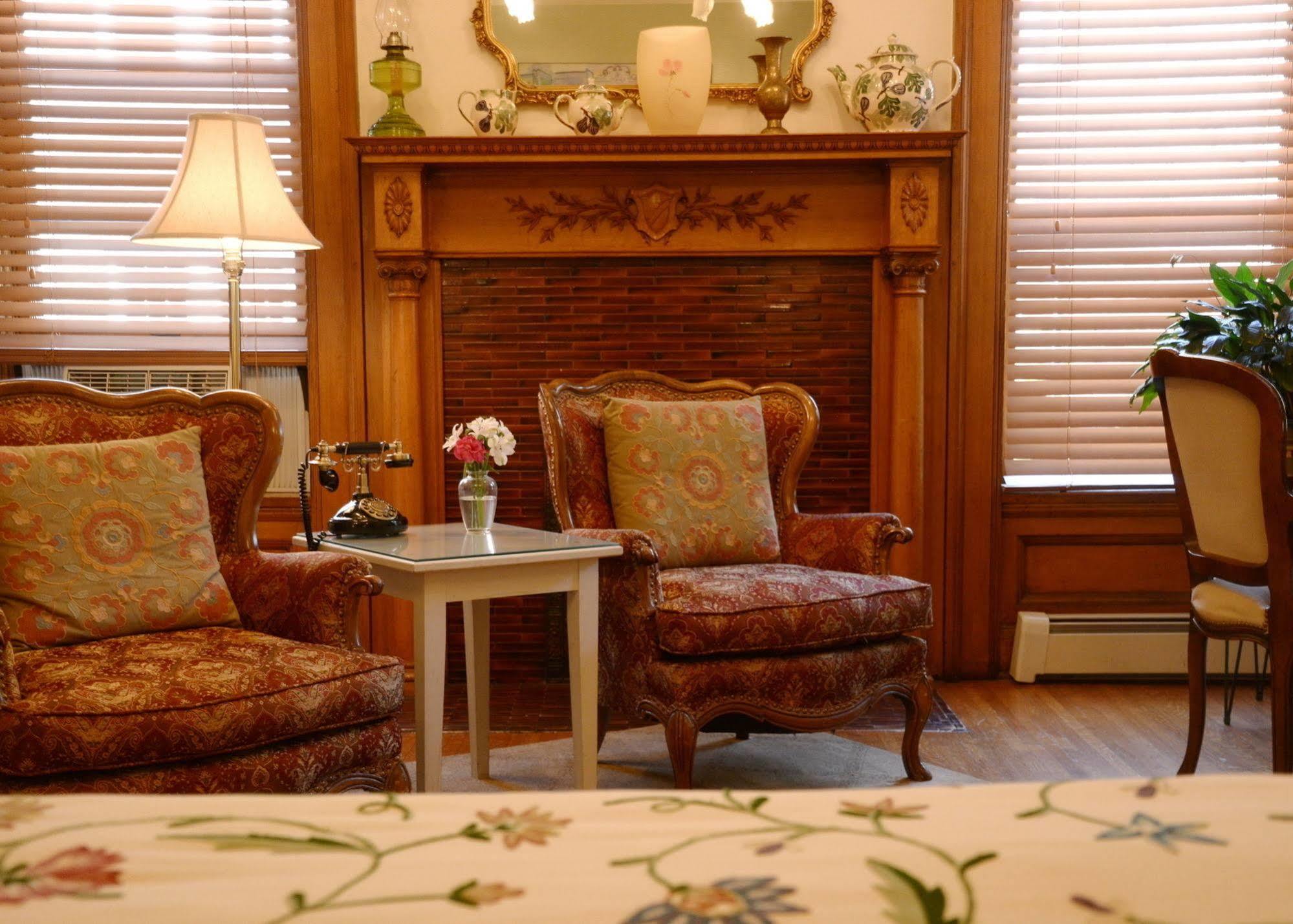 Capitol Hill Mansion B&B Inn デンバー エクステリア 写真
