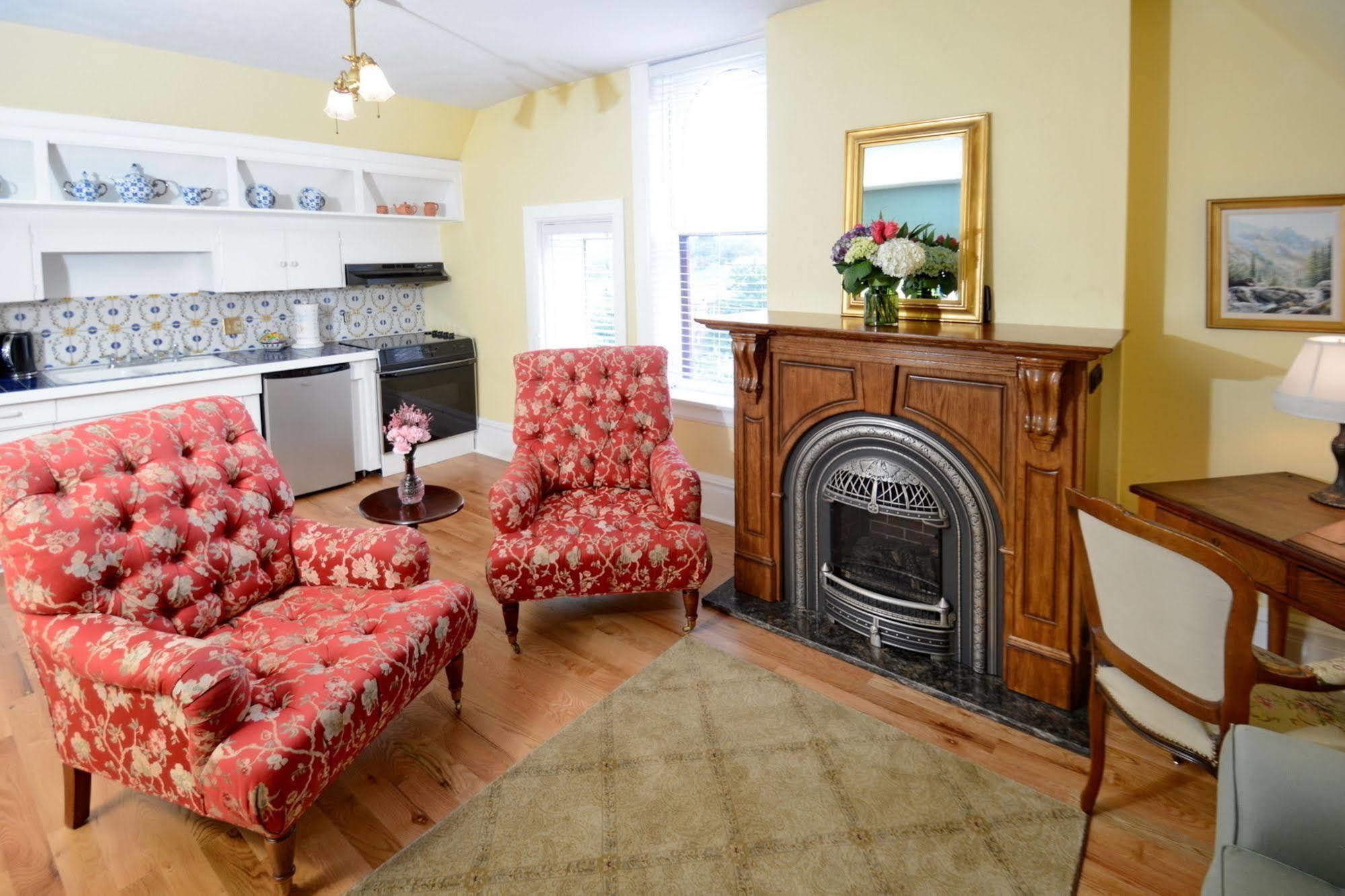 Capitol Hill Mansion B&B Inn デンバー エクステリア 写真